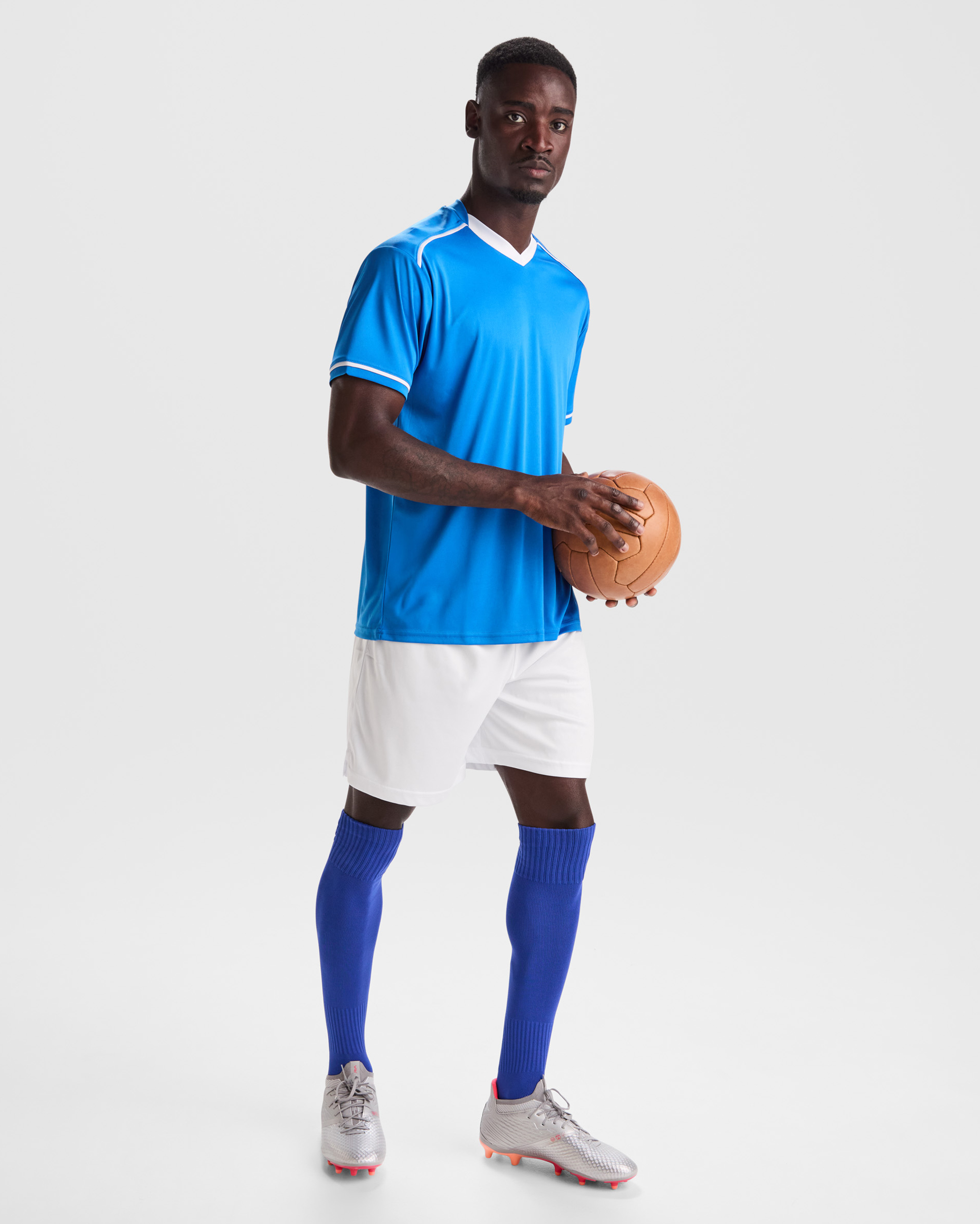0457_0501_1_1.jpg UNITED - Imagen 1